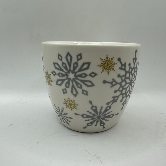 Starbucks Coffee Snowflake Ceramic Mug 16 Oz White Gray & Gold Winter Design - Picture 4 of 6